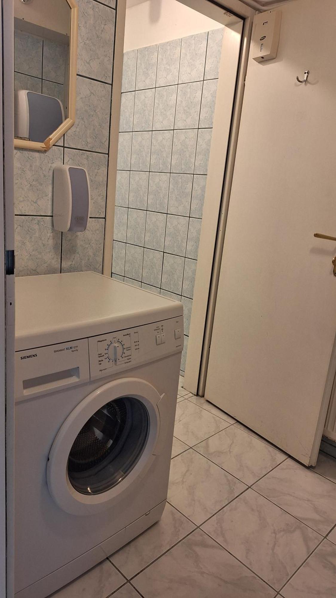 Pension Haus Nova Wiener Neustadt Bagian luar foto